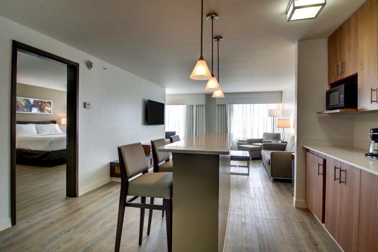 Holiday Inn & Suites Peoria At Grand Prairie By Ihg Buitenkant foto